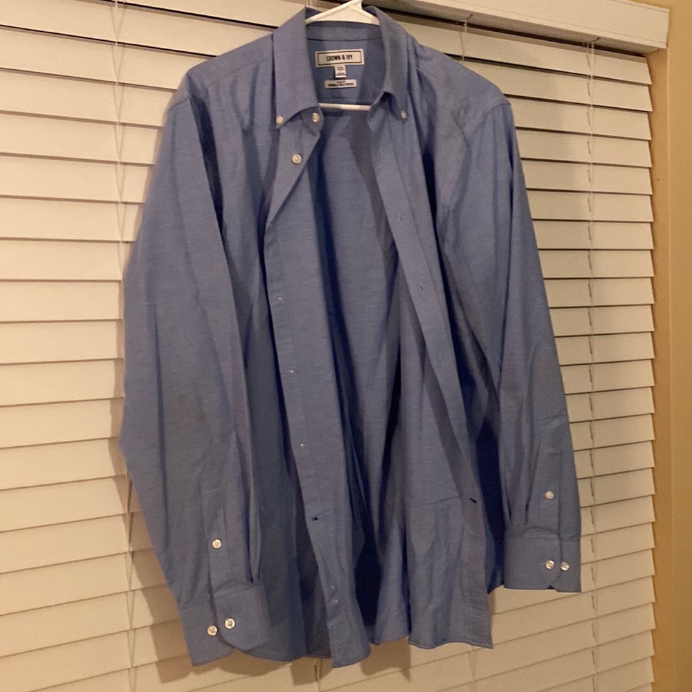 Crown and Ivy mens slim fit dress shirt